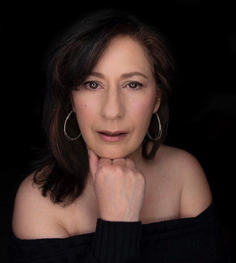 Kim Szabo pianist and vocalist